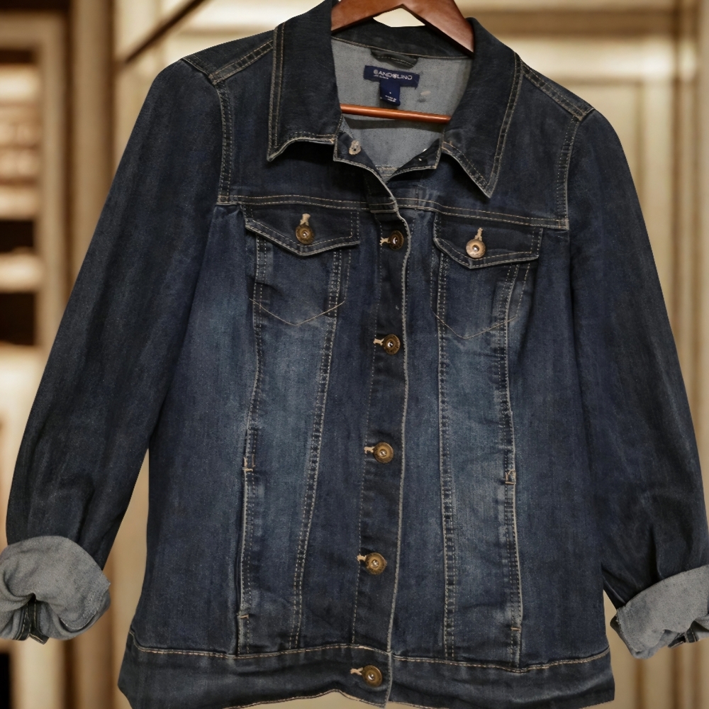 EUC Blue Jean Denim Jacket. Adjustable styling & sizing. Size Small